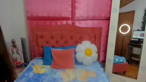 Snapshot of ivonny_cute chatting on November 2025 11:09:02 AM Ivonny online show from November 2025 11:09:02 AM