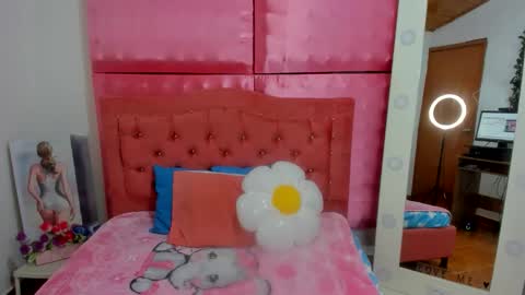 Snapshot of ivonny_cute chatting on November 2025 11:03:01 AM Ivonny online show from November 2025 11:03:01 AM