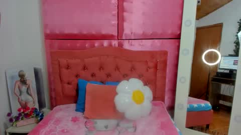 Snapshot of ivonny_cute chatting on November 2025 11:10:02 AM Ivonny online show from November 2025 11:10:02 AM