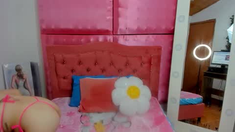 Snapshot of ivonny_cute chatting on November 2025 11:10:02 AM Ivonny online show from November 2025 11:10:02 AM