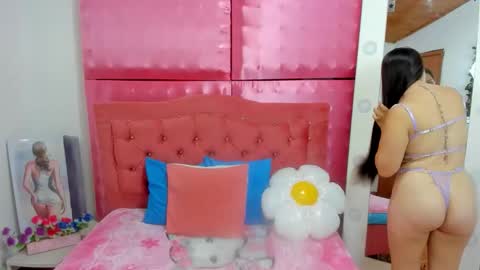 Snapshot of ivonny_cute chatting on November 2025 11:00:01 AM Ivonny online show from November 2025 11:00:01 AM