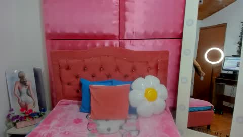 Snapshot of ivonny_cute chatting on November 2025 11:02:02 AM Ivonny online show from November 2025 11:02:02 AM