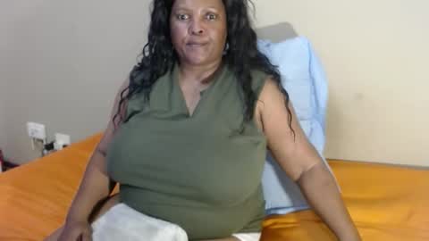 IVORYTITS48 online show from May 2026 10:42:01 AM