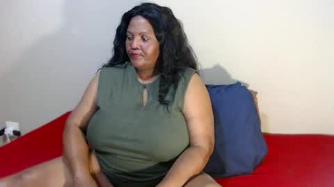 IVORYTITS48 online show from June 2026 07:17:01 PM