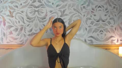 Snapshot of ivy_rae_xxx chatting on October 2025 03:42:01 PM Ivy Rae online show from October 2025 03:42:01 PM