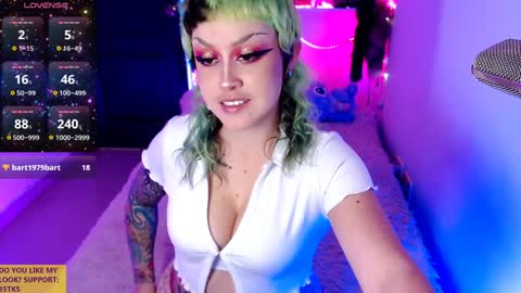 Snapshot of ivy_rosse chatting on December 2024 03:54:02 PM You can find more of me here online show from December 2024 03:54:02 PM