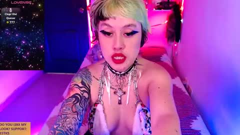 Snapshot of ivy_rosse chatting on February 2025 03:37:02 PM You can find more of me here online show from February 2025 03:37:02 PM