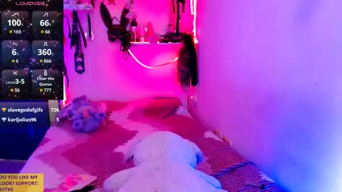 Snapshot of ivy_rosse chatting on February 2025 06:42:02 PM You can find more of me here online show from February 2025 06:42:02 PM