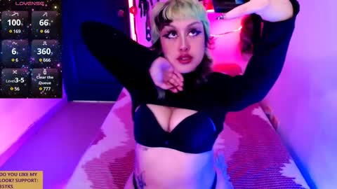 Snapshot of ivy_rosse chatting on March 2025 03:49:01 PM You can find more of me here online show from March 2025 03:49:01 PM