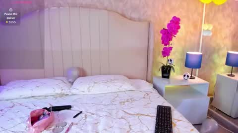 Ivy  online show from November 2025 08:10:01 PM