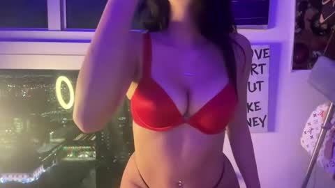 Snapshot of ivybby_ chatting on February 2026 07:48:01 AM ivy and winter online show from February 2026 07:48:01 AM