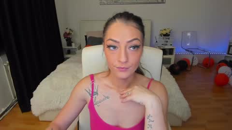 Snapshot of ivyfoxx_ chatting on December 2024 01:02:02 PM IvyFox online show from December 2024 01:02:02 PM