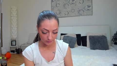 Snapshot of ivyfoxx_ chatting on January 2025 05:17:02 PM IvyFox online show from January 2025 05:17:02 PM