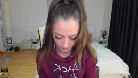Snapshot of ivyfoxx_ chatting on January 2025 01:28:01 PM IvyFox online show from January 2025 01:28:01 PM