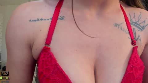 Snapshot of ivyfoxx_ chatting on February 2025 05:53:02 PM IvyFox online show from February 2025 05:53:02 PM
