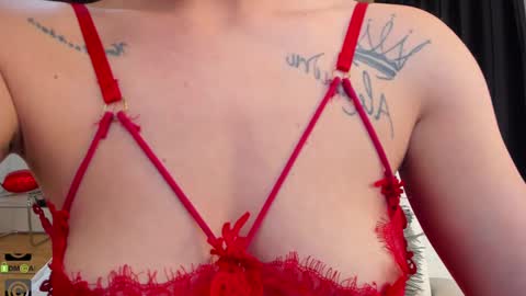 Snapshot of ivyfoxx_ chatting on February 2025 11:42:02 AM IvyFox online show from February 2025 11:42:02 AM