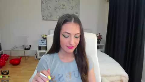 Snapshot of ivyfoxx_ chatting on March 2025 12:42:02 PM IvyFox online show from March 2025 12:42:02 PM