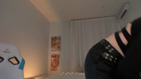 IVY - Follow me 3 online show from January 2025 06:39:01 AM