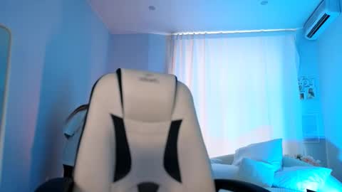 IVY - Follow me 3 online show from September 2025 08:47:01 AM