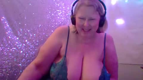 Snapshot of ivyjane3522 chatting on May 2026 05:23:02 AM ivyjane3522 online show from May 2026 05:23:02 AM