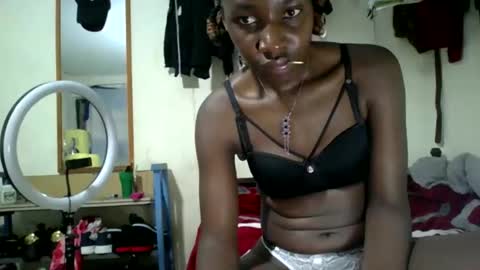 ivyk_ online show from April 2026 01:05:02 AM