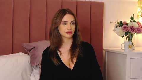 Snapshot of ivymoon_ chatting on January 2025 01:38:01 PM Ivy online show from January 2025 01:38:01 PM