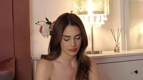Snapshot of ivymoon_ chatting on February 2025 12:44:02 PM Ivy online show from February 2025 12:44:02 PM