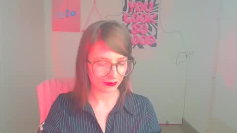 Snapshot of ivynoir_ chatting on April 2026 01:07:01 PM Ivy online show from April 2026 01:07:01 PM