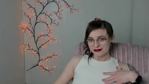 Snapshot of ivynoir_ chatting on April 2026 09:17:01 PM Ivy online show from April 2026 09:17:01 PM