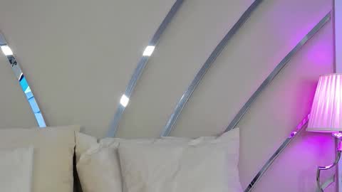 Ivy online show from December 2025 06:46:02 PM