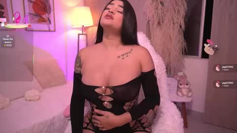 Snapshot of ivyrose_ chatting on October 2025 03:14:01 AM Annie online show from October 2025 03:14:01 AM