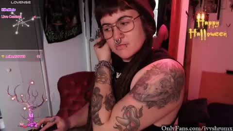 Snapshot of ivyshrumx chatting on October 2025 10:33:02 PM Ivy ShrumX online show from October 2025 10:33:02 PM