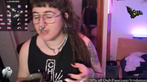 Snapshot of ivyshrumx chatting on December 2025 10:17:02 PM Ivy ShrumX online show from December 2025 10:17:02 PM