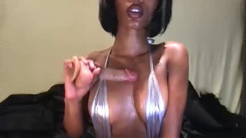 ivyskye_ online show from June 2026 12:36:02 AM