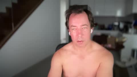 Snapshot of iwantuu2 chatting on February 2025 10:28:02 AM chat with me to find out online show from February 2025 10:28:02 AM