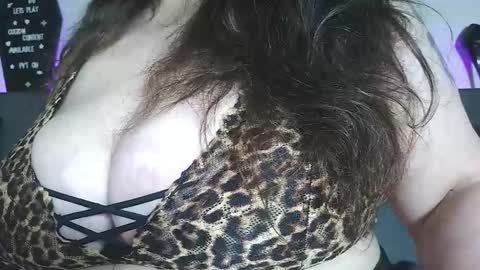 Snapshot of iwazsoaking1 chatting on November 2025 12:20:01 PM Gwen LaCourt online show from November 2025 12:20:01 PM