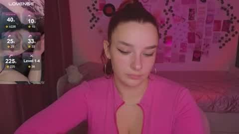 Snapshot of iwi_wi_wi chatting on September 2025 08:13:02 PM Daisy online show from September 2025 08:13:02 PM