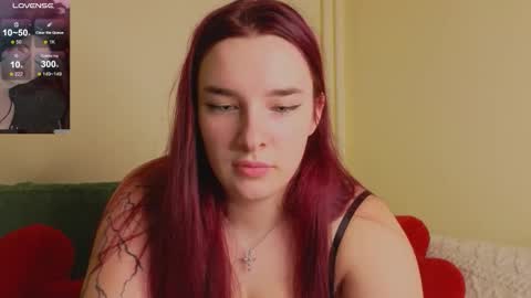 Snapshot of iwi_wi_wi chatting on December 2025 10:49:02 PM Daisy online show from December 2025 10:49:02 PM