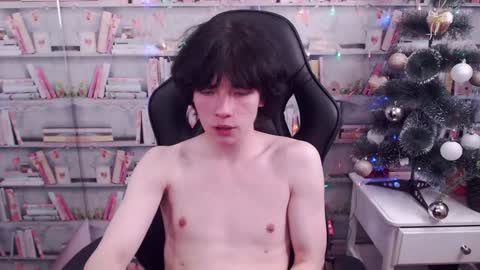 Snapshot of iwillfall_ chatting on December 2024 01:04:02 AM Maxim online show from December 2024 01:04:02 AM