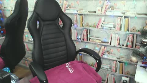 Snapshot of iwillfall_ chatting on December 2024 05:52:02 AM Maxim online show from December 2024 05:52:02 AM