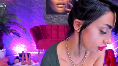 izabelatessa online show from May 2026 07:22:01 PM