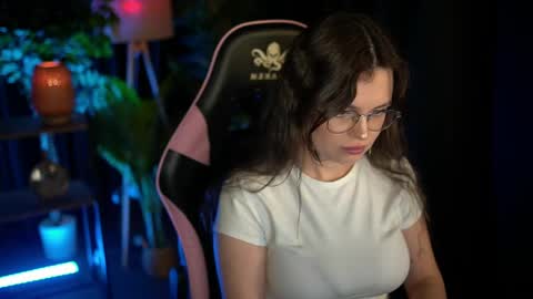 Lina online show from May 2026 02:22:01 PM