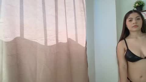 Snapshot of izabellasweet chatting on December 2024 03:19:02 PM Izabella online show from December 2024 03:19:02 PM