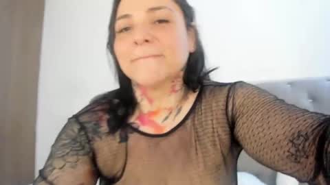 Snapshot of izabellasweet chatting on February 2025 08:13:01 PM Izabella online show from February 2025 08:13:01 PM