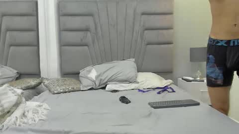 izato online show from February 2025 05:35:01 PM