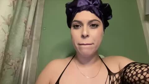 Snapshot of izcah_g chatting on January 2025 02:56:01 AM Izcah online show from January 2025 02:56:01 AM