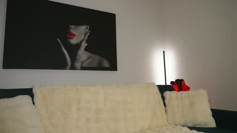 Snapshot of izy_bellee chatting on February 2026 08:16:02 PM izy bellee online show from February 2026 08:16:02 PM