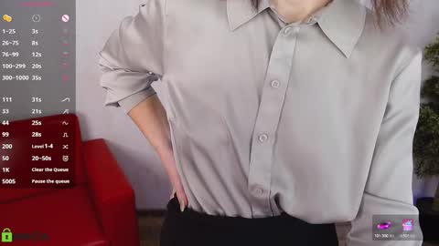 Queen of nylon  Victoria online show from January 2026 05:23:01 AM