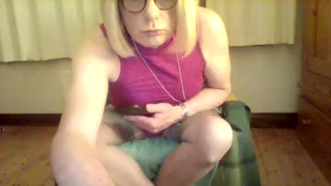 izzy_mchoney online show from May 2026 12:29:02 AM