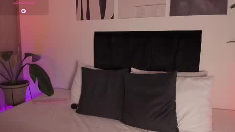 Snapshot of izzy_vega chatting on February 2026 01:22:02 AM Izzy vega online show from February 2026 01:22:02 AM